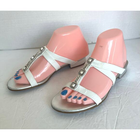 Brighton Nassau Leather White and Silver Strappy Slip On Slide Sandals Size 6 - Picture 1 of 9
